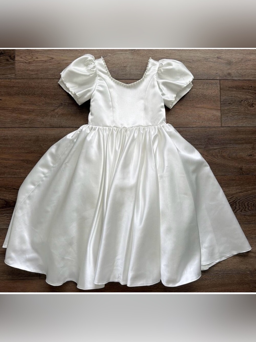 JJ's House A-Line Bow Satin Flower Girl Dress Size 5 Ivory Puff Sleeves Pearls